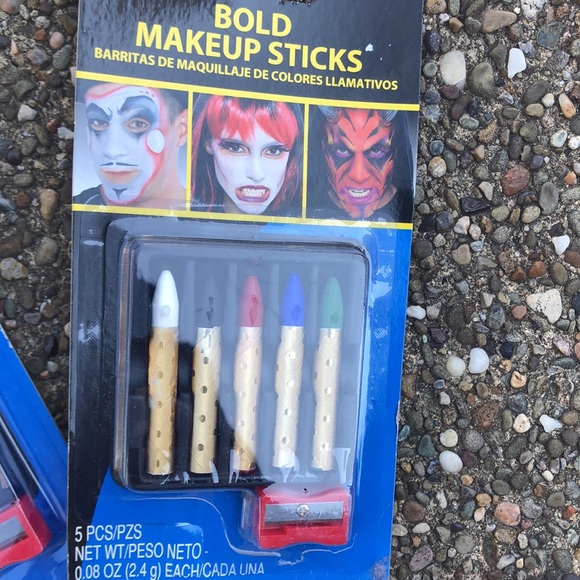 Halloween  Brand new bright and bold makeup sticks - Picture 4 of 5